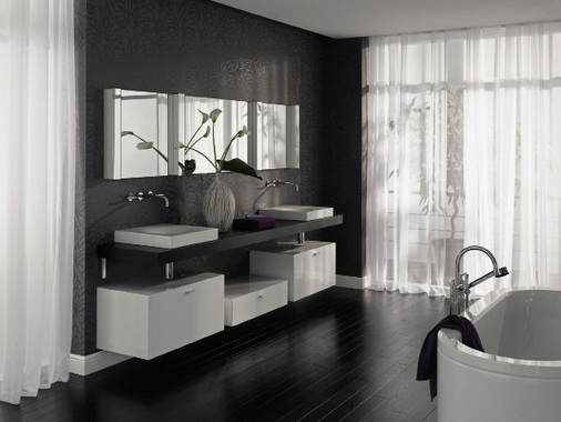 17 Exklusivität vermittelt dieses Bad in starken Schwarz-Weiß-Kontrasten. - © Bette
