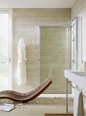 Raumsparende Duschtüren tragen zur optimalen Platznutzung bei. - © Duravit
