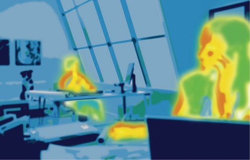 Mit einem 3D-ISEE-Sensor ausgerüstete Klimageräte sehen den Raum wie eine Wärmebild­kamera und können auf Bewegungen der Personen hin den Luftstrom lenken.