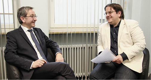 <p>
Wolfgang Becker (links) im Gespräch mit SBZ-Chefredakteur Dennis Jäger.
</p>
