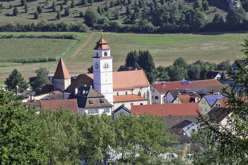 Eines der ersten intelligenten Nahwärmenetze wurde 2014 von Ratiotherm im oberbayerischen Dollnstein realisiert.
