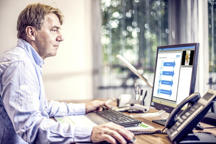 Webinare haben den Vorteil, dass man sich Wissen in der gewohnten Umgebung aneignen kann.