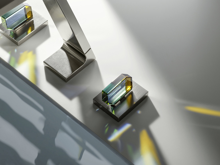 Die Griffe aus Swarovski-Kristall bei der CL.1 besitzen eine edle und skulpturale Optik.