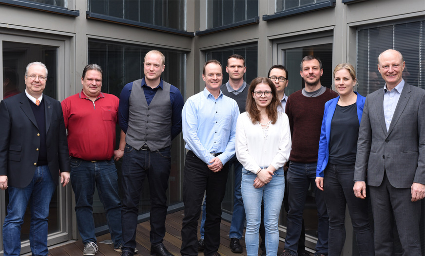 Die Kooperationspartner der TU Kaiserslautern und der KÜBLER GmbH Ludwigshafen im großangelegten Forschungsprojekt InfraEff (von links nach rechts): Thomas Kübler, Jörg Zartmann, Marco Hartner Dr. Jens Findeisen, Thorsten Schmitt, Hanna Lermen, Daniel Berka, Michael Saumer, Prof. Dr. Svenja Carrigan und Prof. Dr. Oliver Kornadt.