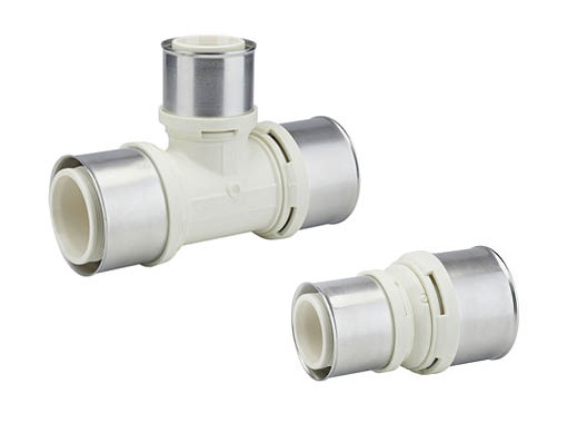 Fränkische fertigt alle Formteile ohne Gewinde aus dem Sortiment alpex Lbis zur Dimension 63 mm aus dem Hochleistungskunststoff PPSU an.