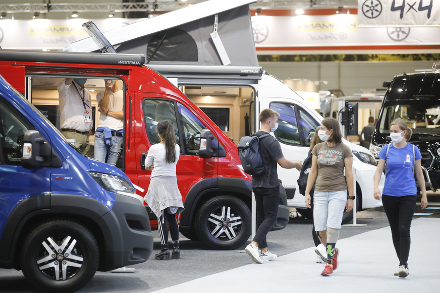 Hygieneregel am Messestand: Nicht mehr als zwei Personen aus einem Haushalt konnten sich in den Exponaten gleichzeitig umschauen.