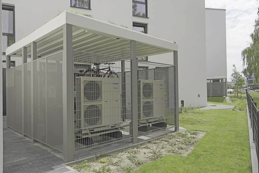Die 17 Luft/Wasser-Wärmepumpen Aquarea wurden auf dem ganzen Gelände verteilt. Jedes Mehrfamilienhaus wird von zwei bis fünf Geräten versorgt.