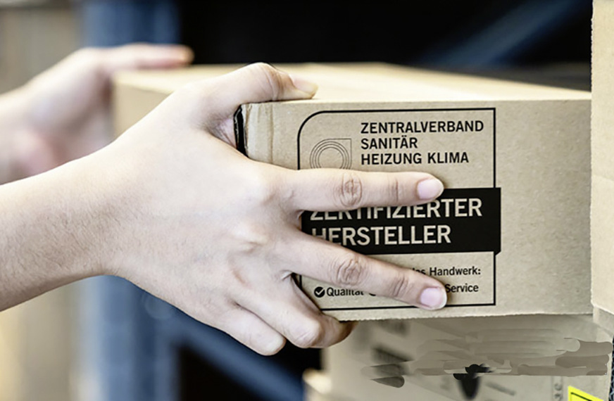 Aufdruck sucht Verbreitung: Das QZ-Logo auf der Verpackung ist nicht zu übersehen und kann für den Entscheider eine Orientierungshilfe sein, denn der SHK-Fachhandwerker will sich auf seine installierten Produkte verlassen können.