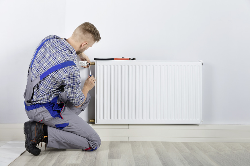 Bild 4:Durch den Austausch von einzelnen Heizkörpern lässt sich die Effizienz positiv beeinflussen. Moderne Radiatoren oder Konvektoren können die gleiche Wärmemenge bei signifikant geringerer Heizkreislauftemperatur an den Raum übertragen.