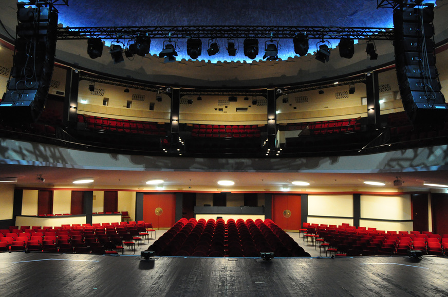 Das Capitol in Mannheim ist ein Kulturzentrum in einem historischen Gebäude, das ursprünglich als Kino gebaut wurde.