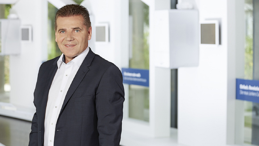 Horst Schebitz verabschiedet sich nach 41 erfolgreichen Jahren bei Bosch Thermotechnik in den Ruhestand.