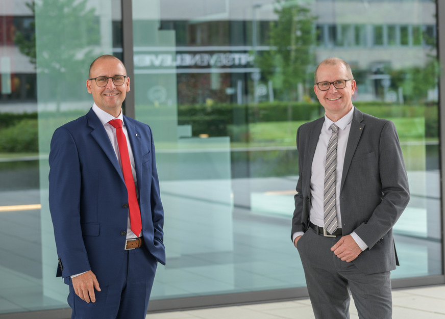 Stefan Ehrhard, Geschäftsführer Interdomus Haustechnik (li.) und Dirk Böckstiegel, Head of Business Development Palette CAD (re.).   