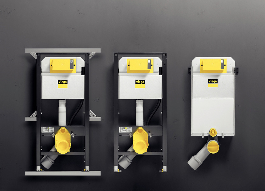 Das Vorwandsystem Prevista: links das „Prevista Dry”-WC-Element in Verbindung mit der „Prevista Dry Plus“-Montageschiene für die flexible Badgestaltung, in der Mitte das ebenfalls in der Höhe verstellbare WC-Element für die Einzelwandmontage oder für die Montage im bauseitigen Ständerwerk, rechts der „Prevista Pure”-Block für den Nassbau.