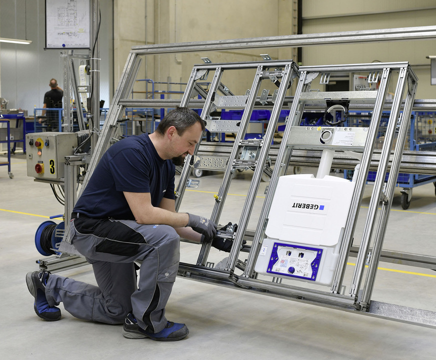 Industrielle Vorfertigung mit GIS, hier in der Variante Tragsystem inklusive aller Montageelemente, aber ohne Verrohrung. Diese Variante bietet sich an, wenn die Verrohrung auf der Baustelle erfolgen soll.