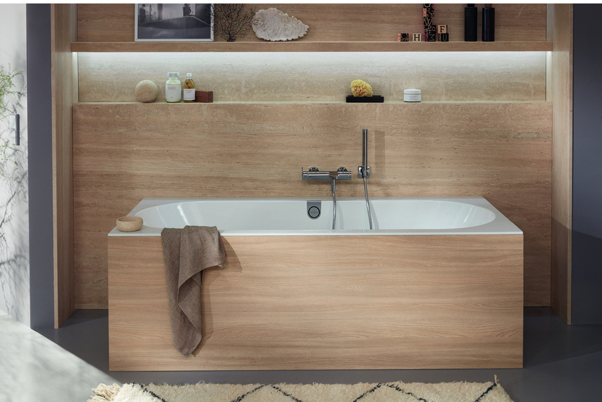 Um den frischen, ­natürlichen Look zu verstärken, werden vor allem matte Oberflächen gewählt. Bei den Materialien steht Holz ganz oben auf der Favoriten­liste für ein wohnliches Badezimmer.