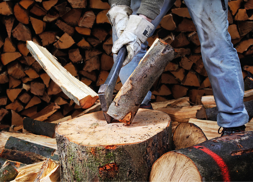 Holz machen: Scheitholzvergaser kommen grundsätzlich dort zum Einsatz, wo viel Scheitholz von Haus aus zur Verfügung steht.