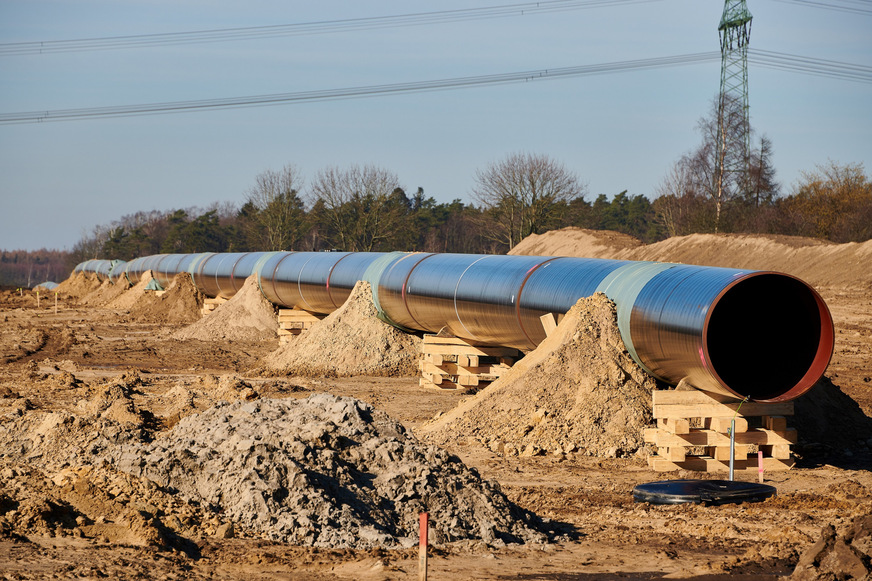 Die Investitionen für Gasnetze werden über viele Jahrzehnte durch Netzentgelte von den angeschlossenen Kunden in Abhängigkeit der abgenommenen Gasmenge finanziert. Aber schon in 25 Jahren will Deutschland klimaneutral sein…