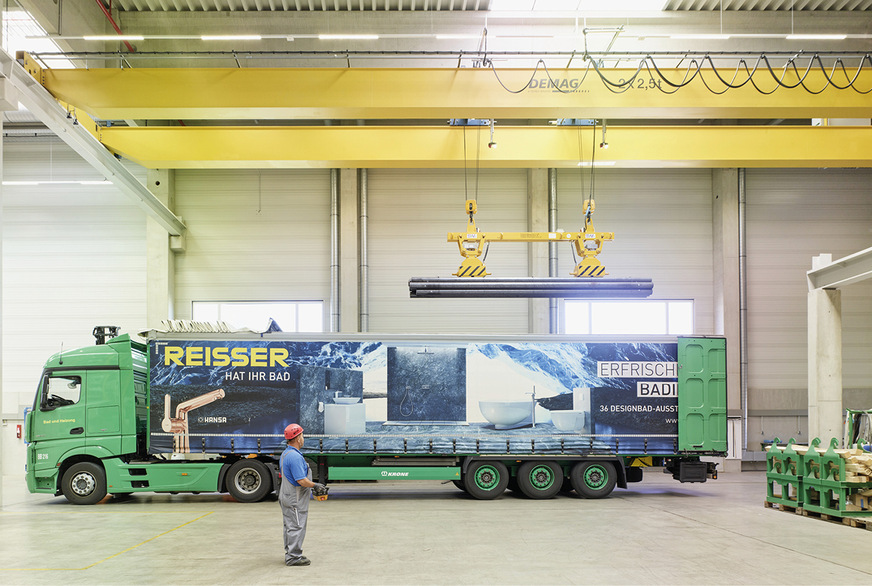 240 Lkw fahren für die Reisser-Gruppe – und das bei steigenden Spritkosten, fehlenden Fahrern und der Tatsache, dass die Position „Ware ausliefern“ immer teurer wird.