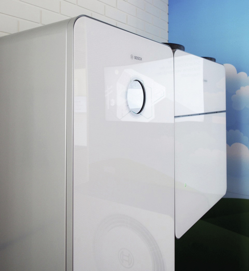 Ein Technologieausblick auf 2022: Die Luft/Wasser-Wärmepumpe Compress 5800i AW wird mit dem natürlichen Kältemittel R290 (Propan) betrieben.