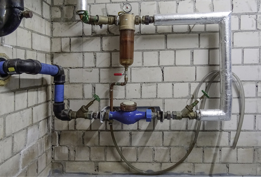 Die Zeit der Außerbetriebnahme kann optimal für Instandhaltungsmaßnahmen genutzt werden. Denn ohne regelmäßige Instandhaltung kann z. B. selbst die beste Filtertechnik nicht für reines Trinkwasser sorgen.