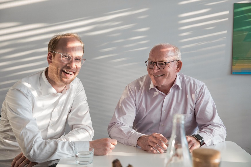 Max Viessmann, CEO Viessmann Group ab 1. Januar 2022 (links) mit Prof. Dr. Martin&nbsp;Viessmann, Chairman of the Board of Directors.