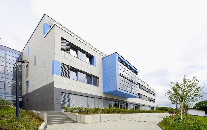 Der Neubau der Gesamtschule im Schulzentrum Much: ein attraktiver Lernort für rund 500 Oberstufenschüler. 32 Lüftungsgeräte von Airflow sorgen hier für eine frische Lernatmosphäre.