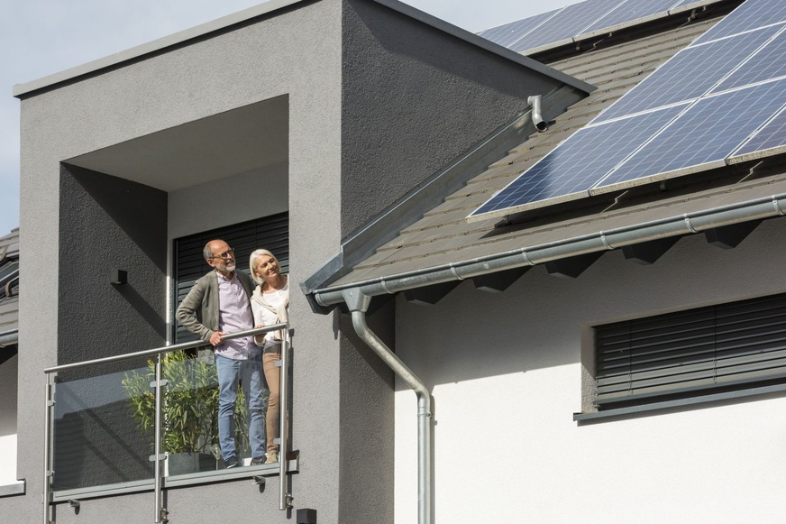 Auch über die Bundesförderung für effiziente Gebäude (BEG) kann man sich eine Photovoltaik-Anlage fördern lassen.
