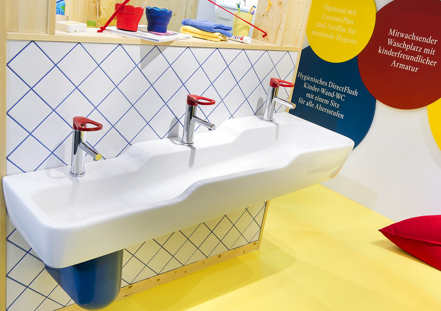 Villeroy & Boch präsentierte 2018 eine neue Badkollektion, die speziell für Sanitärbereiche in Kinderkrippen, Kindergärten und Grundschulen entwickelt wurde.