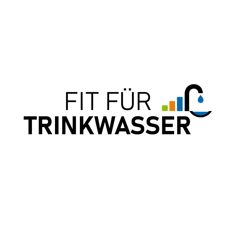 Die Schulungsinitiative „Fit für Trinkwasser“ bereitet Installateure und andere Fachleute für Trinkwasser auf die Anforderungen aus der EU-Trinkwasserrichtlinie vor. 