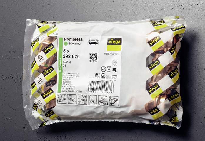 Die Beutelverpackung schützt auf der Baustelle Installationskomponenten wie beispielsweise Verbinder vor Schmutz im Rohrinneren, der später eine Verkeimung verursachen kann.