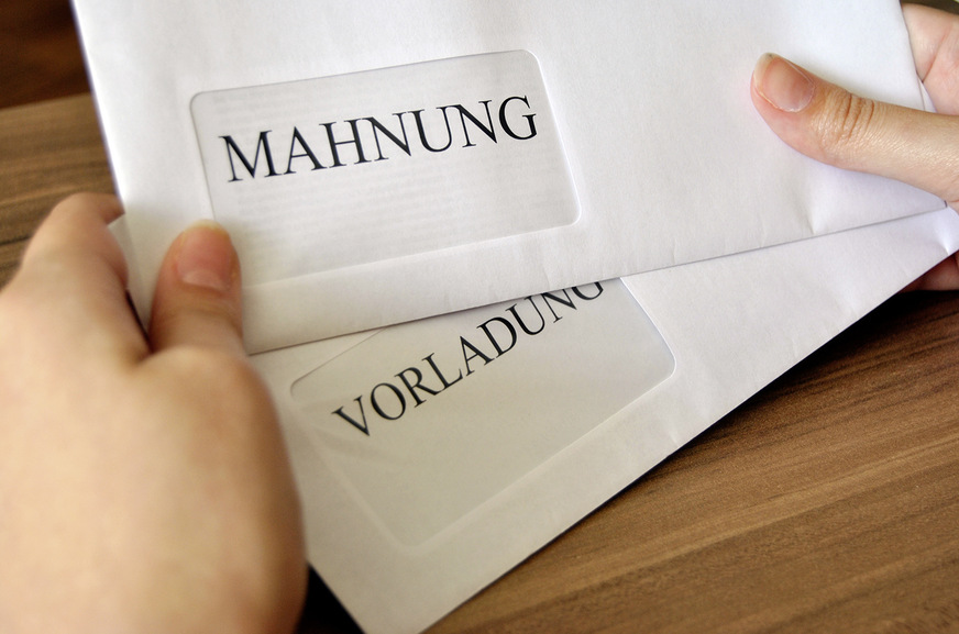 Unbezahlte Rechnungen anmahnen zu müssen ist ein Ärgernis: Man muss ständig&nbsp;die Geldeingänge im Blick haben und mit den Zahlungsfristen abgleichen.