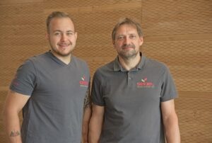 Elyas Seidel und Ronny Kultscher konnten viele Informationen aus den 3&nbsp;Tagen Wärmepumpen-Intensivtraining bei Stiebel Eltron mitnehmen