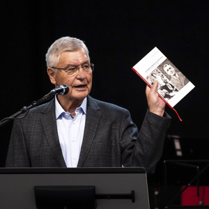 Der Unternehmer Manfred Roth präsentiert sein neues Buch.&nbsp;&nbsp;