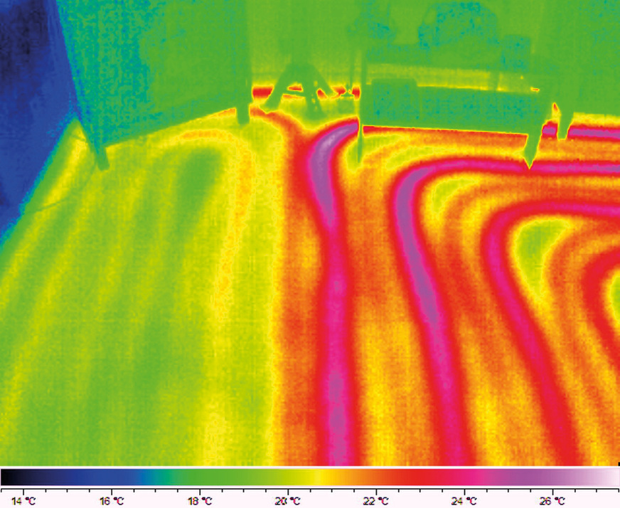 Sollen Heizkreise von Fußbodenheizungen sichtbar gemacht werden, spielt die Durchströmungszeit eine wichtige Rolle: links 10, rechts 40 Minuten.