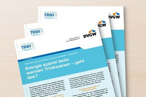 Informationen zu relevanten Fragestellungen rund um die Trinkwasser-Installation liefert die DVGW TWIN-Reihe.