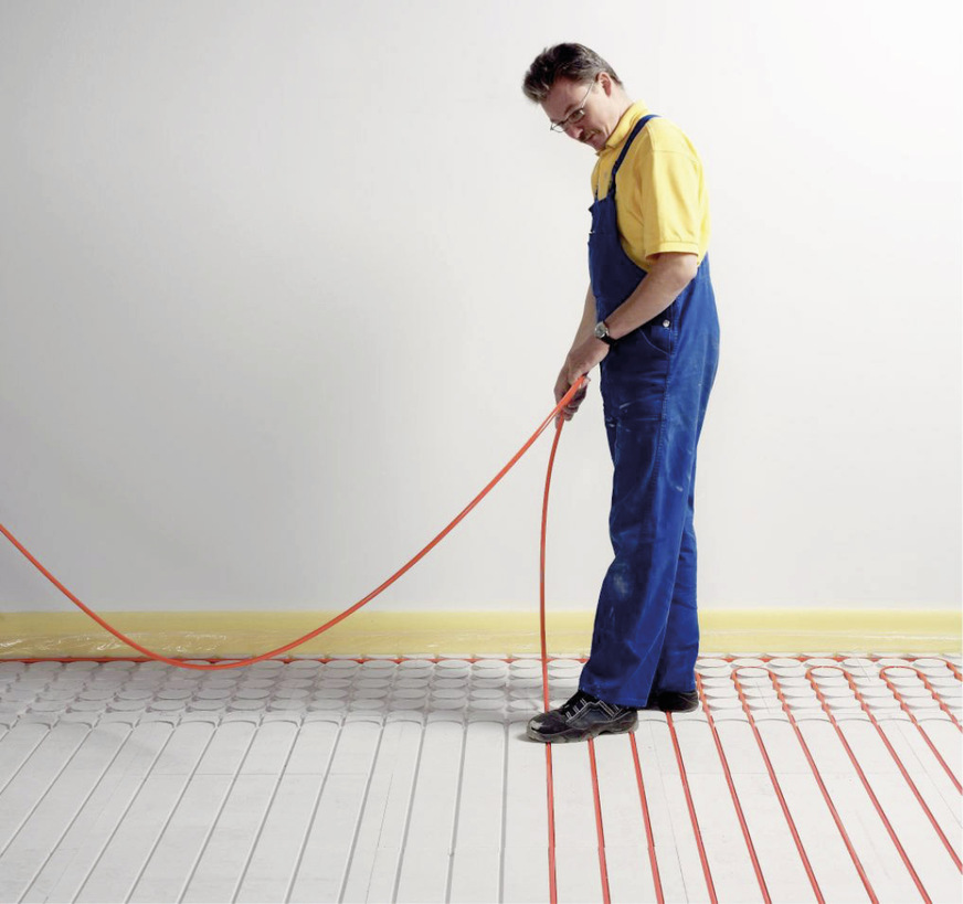 Flächentemperiersysteme wie das System „Fonterra Reno“ mit nur 18 mm dicken Systemplatten aus Gipsfasermaterial eignen sich besonders gut für die Sanierung.