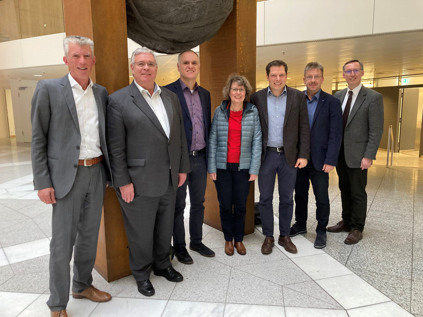 Teilnehmer der Diskussionsrunde zur Novellierung der F-Gase-Verordnung im Umweltministerium in Bonn.