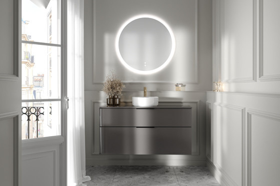 Die Serie Eqio wird jetzt durch stilvolle Konsolenlösungen mit Keramik-Aufsatzwaschtischen ergänzt.&nbsp;