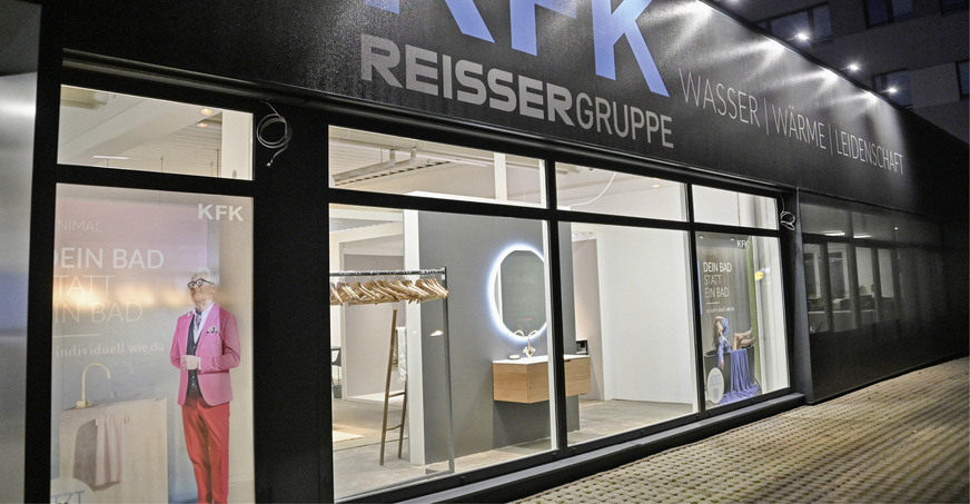 Mit einer Pilotausstellung in Frankfurt am Main will Reisser ein hybrides Konzept etablieren, das mehrere Kundengenerationen gleichzeitig ansprechen und abholen soll – nämlich sowohl analog als auch digital.