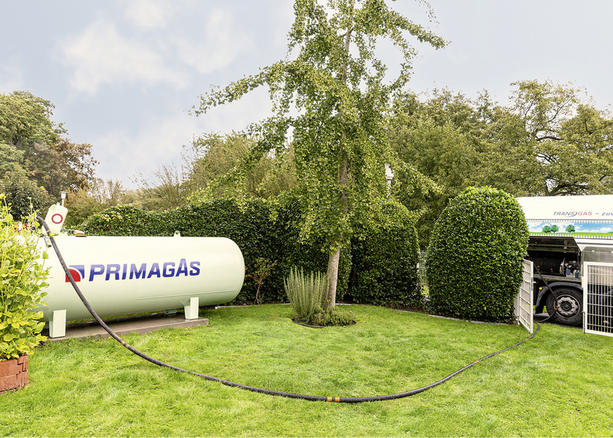 Die Erstbetankung des neuen Flüssiggasbehälters erfolgte im September 2022. Die maximale Länge des Tankschlauchs zur Befüllung beträgt 30 m.