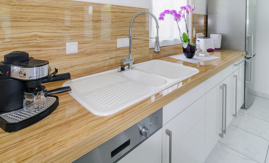 Es gibt Küchenarmaturen von Standardvarianten – etwa als Einhebelmischer&nbsp;– bis hin zu kleinen Kunstwerken.