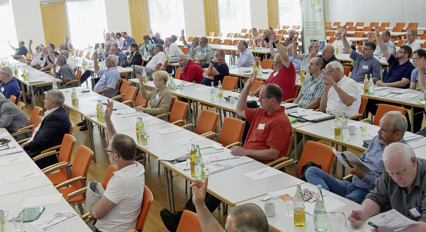 Weiterbildung und möglichst digitaler Service waren beherrschende Themen auf der Mitgliederversammlung der Überwachungsgemeinschaft in Schweinfurt.