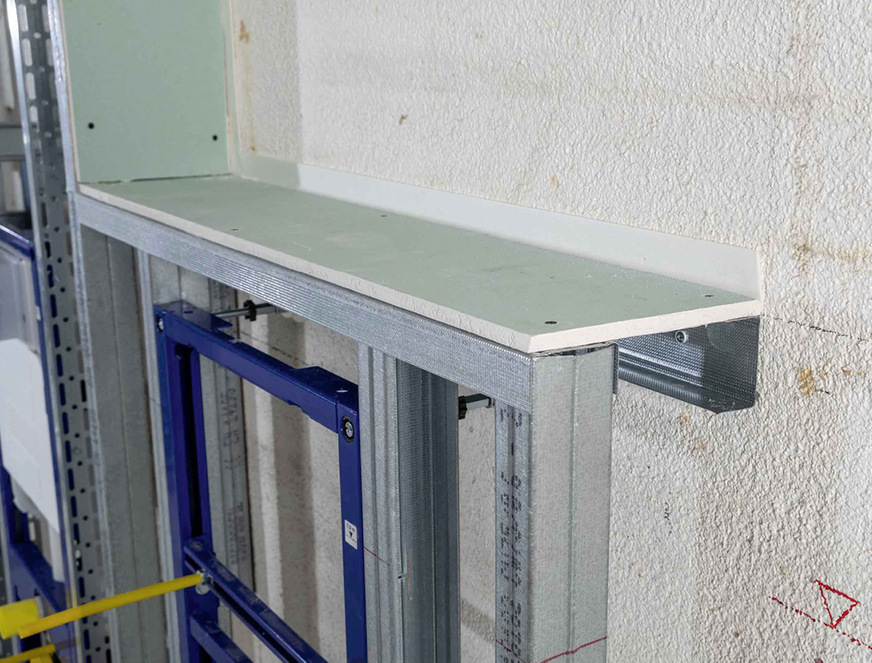 Beispielhafte Ausbildung der oberen Abdeckung einer teilhohen Vorwandinstallation.