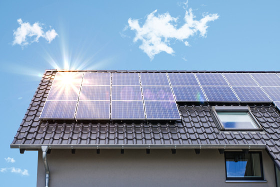 Niedrigenergiehäuser können mit einer elektrischen Flächenheizung kombiniert mit  Photovoltaik-Anlage und Lüftungsanlage mit Wärmerückgewinnung behaglich, wirtschaftlich und mit großer Zukunftssicherheit beheizt werden.