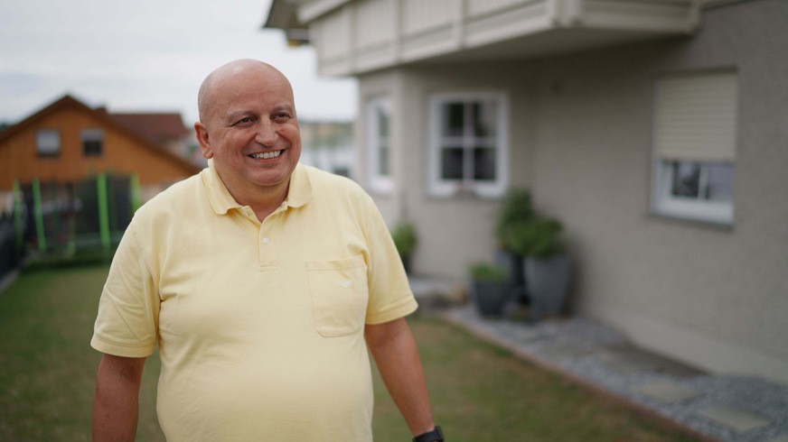 Alfons Kronschnabl ist mit der neuen Heiztechnik sehr zufrieden: „Innerhalb von zwei Wochen war die Heizung komplett installiert. Wir haben jetzt auf der Terrasse keinen Ölgestank mehr, im Keller sehr viel Platz und umweltfreundlich ist die Heizung auch noch.“