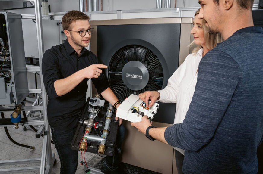 Elektrifizierung in der Heiztechnik ist auch im Jahr 2024 das Fokusthema des Seminarprogramms von Buderus.