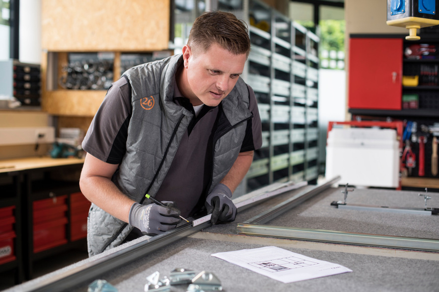 In einer wirtschaftlichen Bewertung führt die Vorfertigung zu einer Reduzierung von Rüstkosten und Wegzeiten und damit zu mehr Effizienz im Arbeitsalltag.