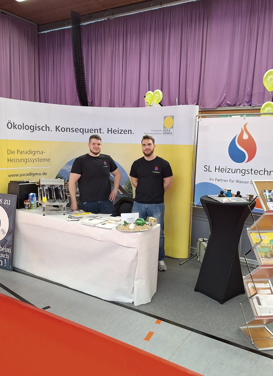 Kunden werden real und digital angesprochen bzw. geworben.