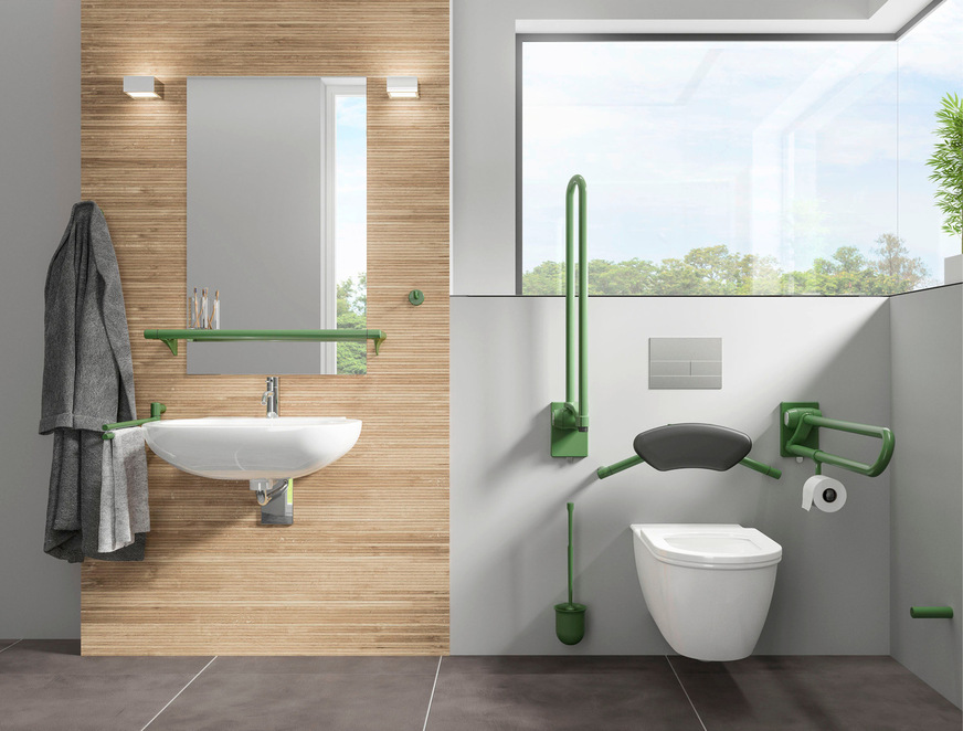 Geschickte Verteilung der Farb­quantitäten, naturnahe und fröhliche Atmosphäre. Die Farbkombi entspricht den üblichen Sehgewohnheiten. Unter den Füßen ist es dunkel wie Schiefer; hellgraue Wände und blonde Holznuancen machen den Raum gut lesbar. Feiner Kontrast zu weißen Sanitärobjekten, starker Farb- und Hell-Dunkel-Kontrast für Details und alles, was Halt bietet.