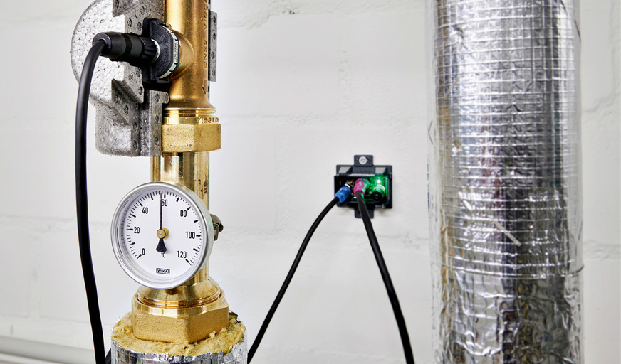 Systemtemperaturen von mehr als 55 °C in der Zirkulation, wie sie das DVGW-Arbeitsblatt W 551 fordert, sind aus hygienischen Gründen wichtig, um das Legionellenwachstum zu unterdrücken. Das sollte unbedingt auch bei dezentraler Trinkwassererwärmung bedacht werden.